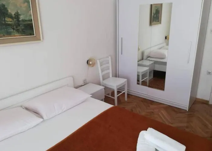 Ribari - Four Bedroom With Terrace Semesterbostad *