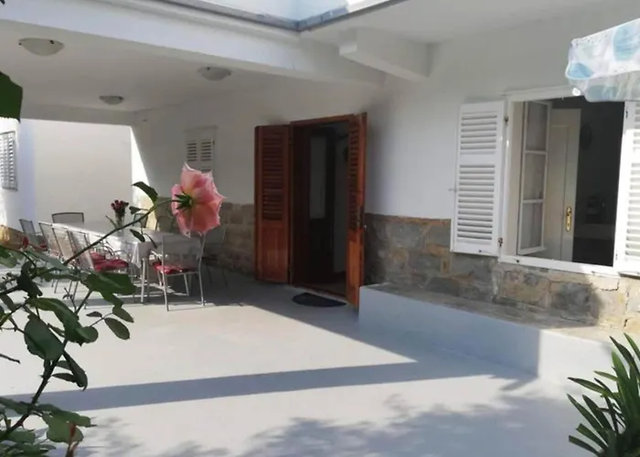 Semesterbostad Ribari - Four Bedroom With Terrace