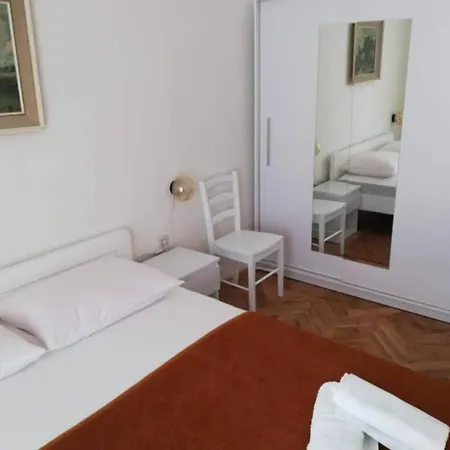 Ribari - Four Bedroom With Terrace Feriehus *