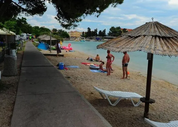 Feriehus Ribari - Four Bedroom With Terrace Banjol